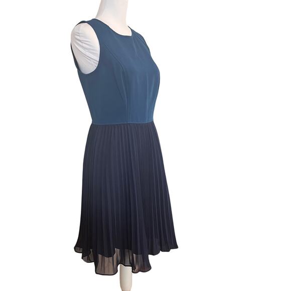 LOFT Blue Pleated Skirt Dress Size 4 Classic Preppy Workwear Mod Retro Chic - Picture 2 of 8